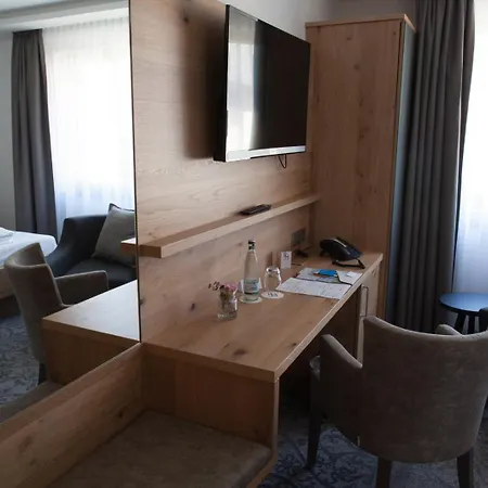 Ruehrberger Hof & Restaurant Bei Basel 3* 格伦扎克·威伦