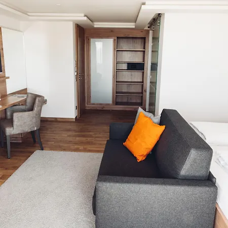 Ruehrberger Hof & Restaurant Bei Basel ホテル 3*