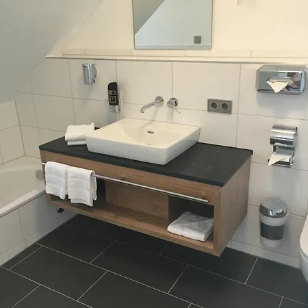 Ruehrberger Hof & Restaurant Bei Basel Otel