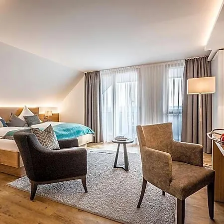 Ruehrberger Hof & Restaurant Bei Basel Otel 3*