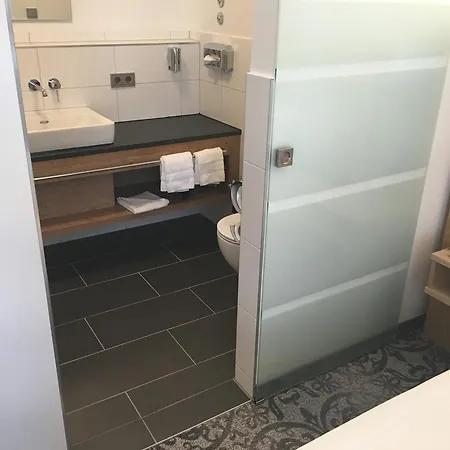 Ruehrberger Hof & Restaurant Bei Basel ホテル グレンツァッハ・ヴィレン