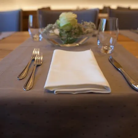 Ruehrberger Hof & Restaurant Bei Basel